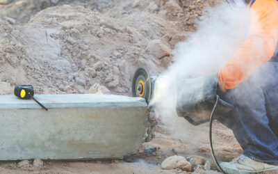Controlling risks when bagging silica flour
